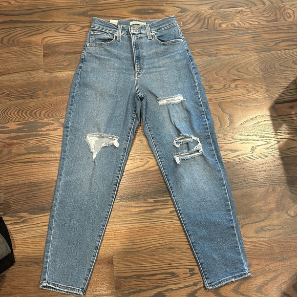 Levi High Waisted Mom Jeans - Picture 2 of 6
